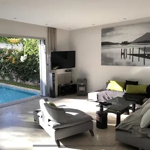 https://villa-moderne-avec-piscine-front-de-mer.hotels-casablanca.net